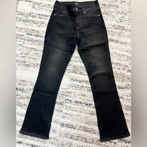 Express Skyscraper Midrise